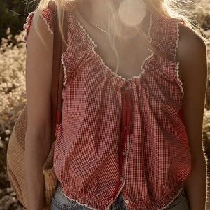 Doên traveler top (red gingham, S) BNWT
